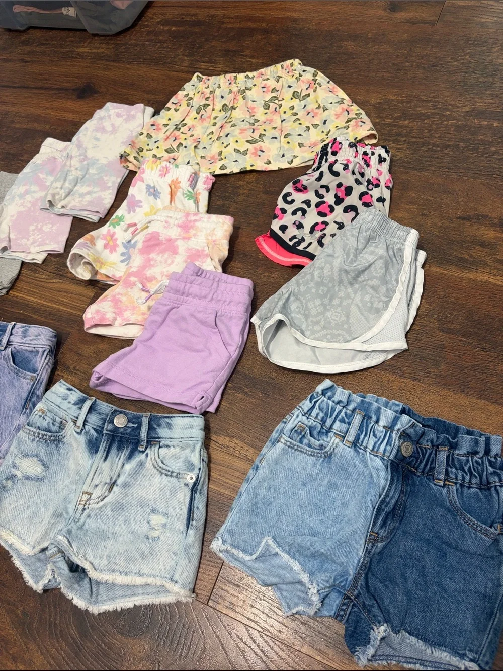 Girls 3T shorts LOT (Nike, UA, cat and jack, old navy)